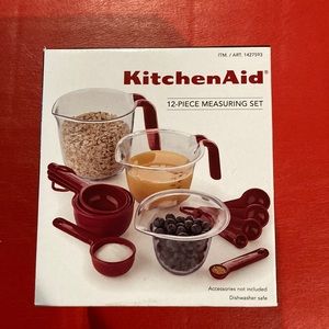 Kitchen Aid 12 piece measuring set